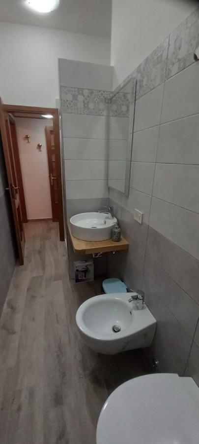 -casina Vitty- *